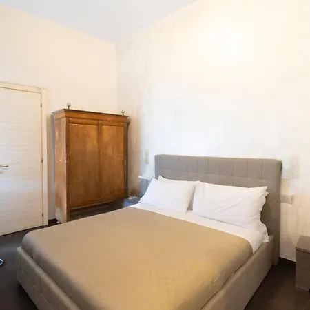 לינה וארוחת בוקר Palazzo Cavour 3*
