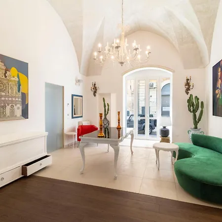 Palazzo Cavour 3*