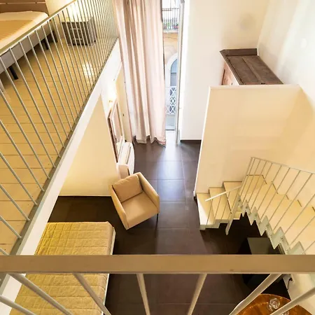 Palazzo Cavour לינה וארוחת בוקר 3*