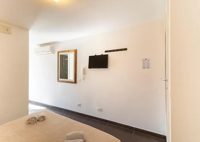 Palazzo Cavour Bed & Breakfast 3*