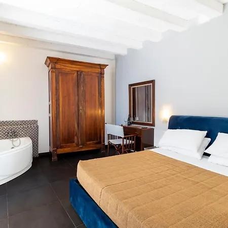 Palazzo Cavour فندق مبيت وإفطار ليتشي