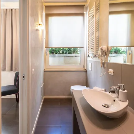 فندق مبيت وإفطار Palazzo Cavour ليتشي