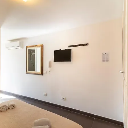 Palazzo Cavour فندق مبيت وإفطار 3*