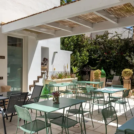 Palazzo Cavour 3* ليتشي