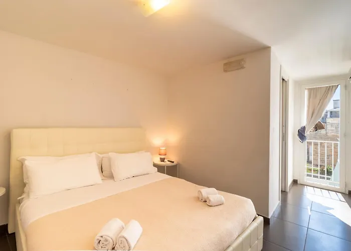 Palazzo Cavour לינה וארוחת בוקר 3*