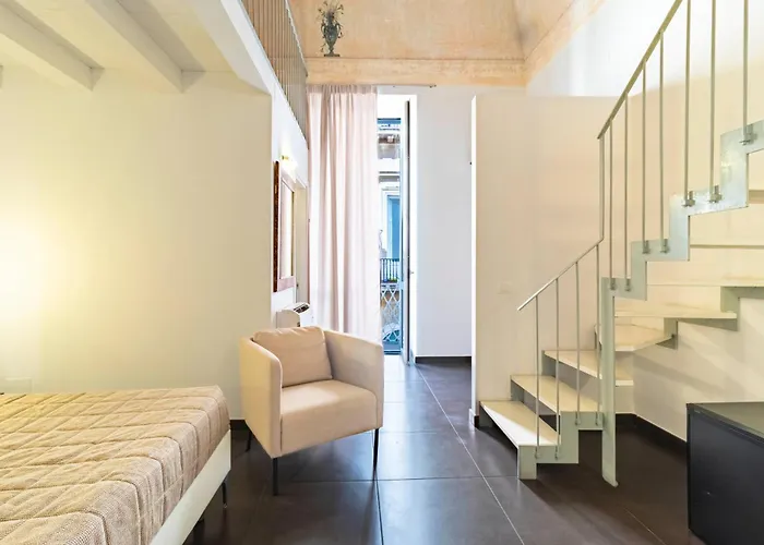 לינה וארוחת בוקר Palazzo Cavour 3*